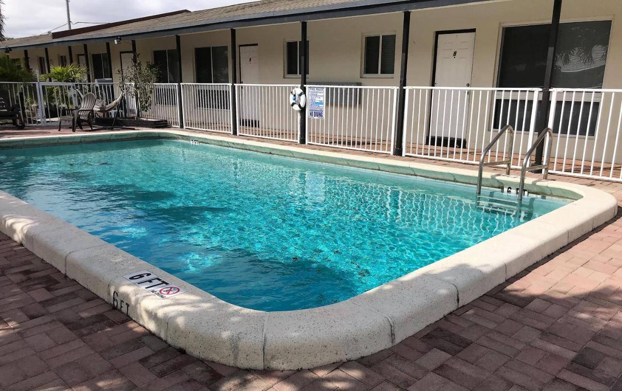 Pompano Breeze Aparthotel Pompano Beach Exterior photo